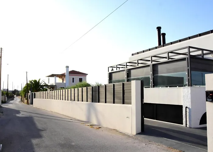 White And Black Aegina